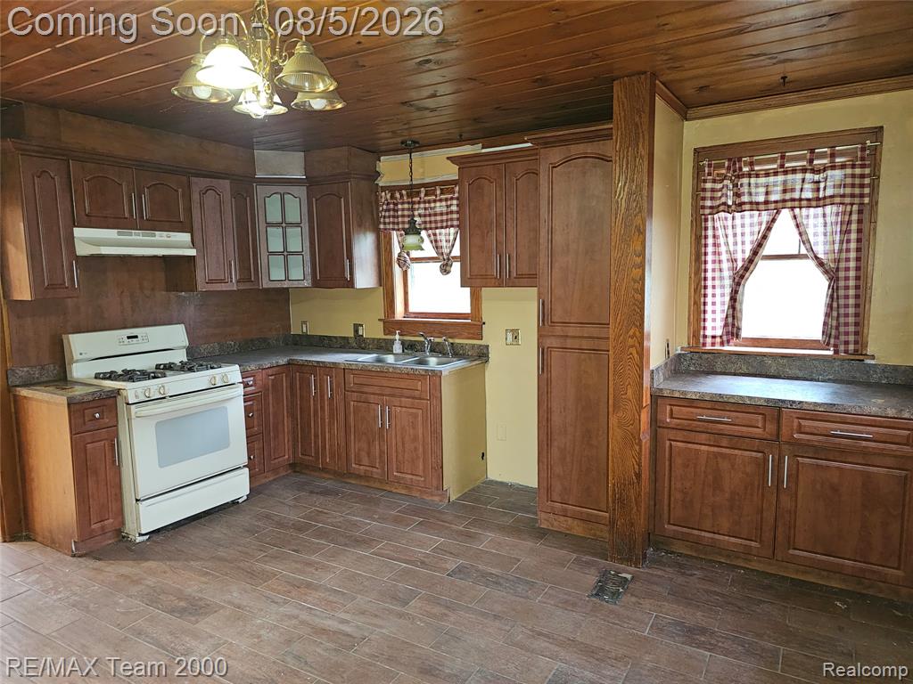 24416 Hass Street Property Photo 12