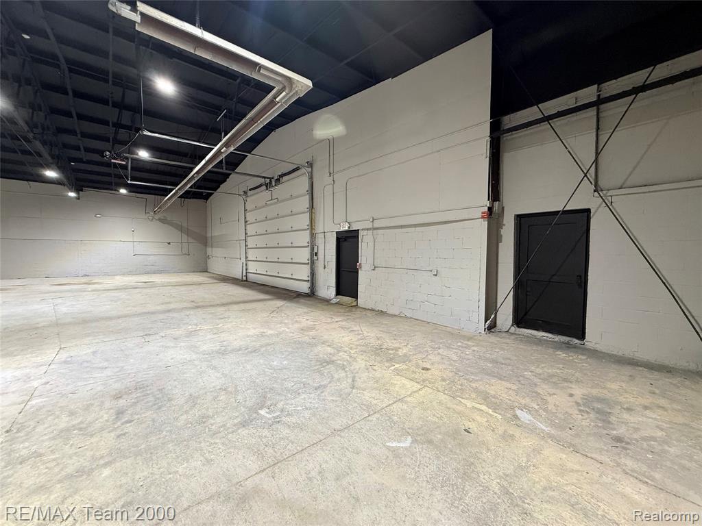 19400 Allen Road Property Photo 11