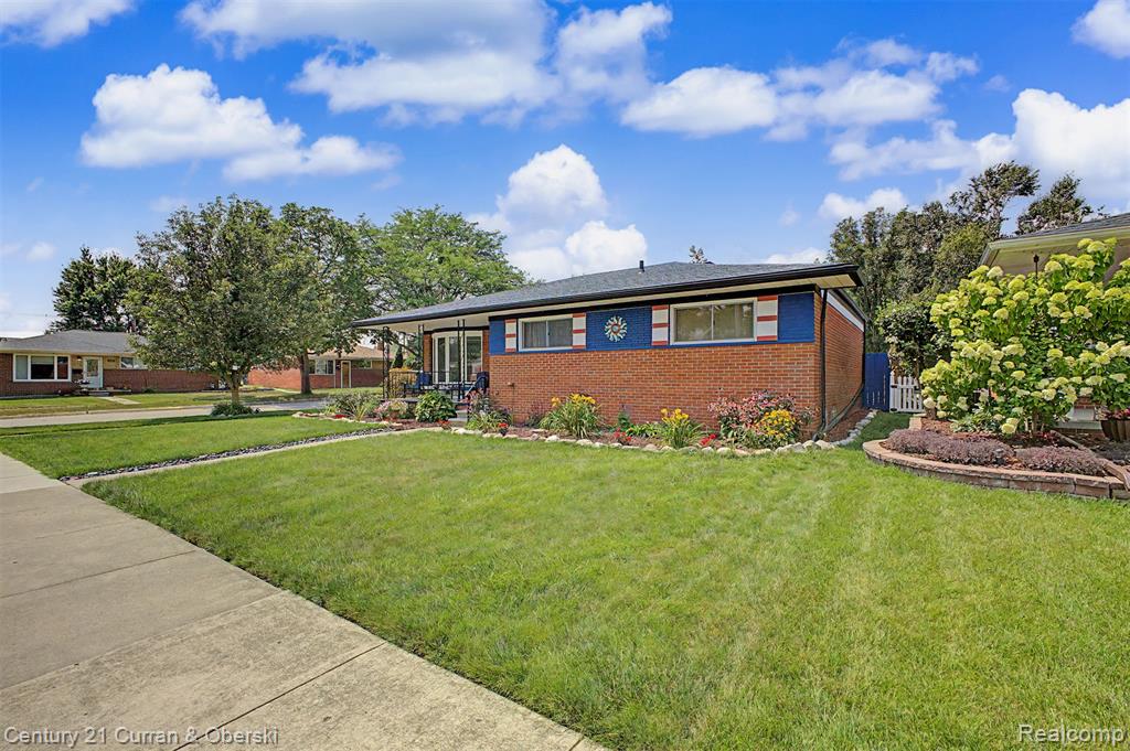 2074 Newman Street Property Photo 1