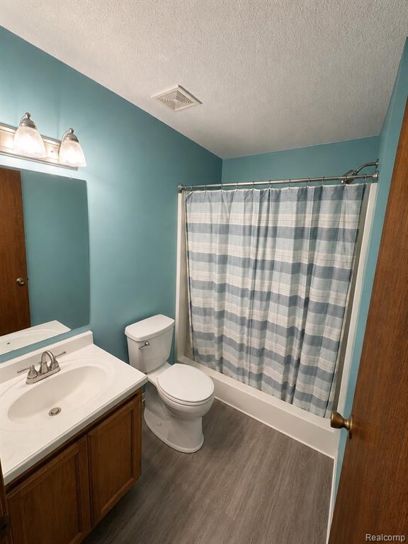 2568 Eagles Circle Property Photo 3