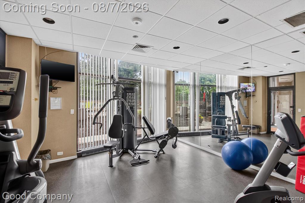 5000 Town Center Property Photo 5