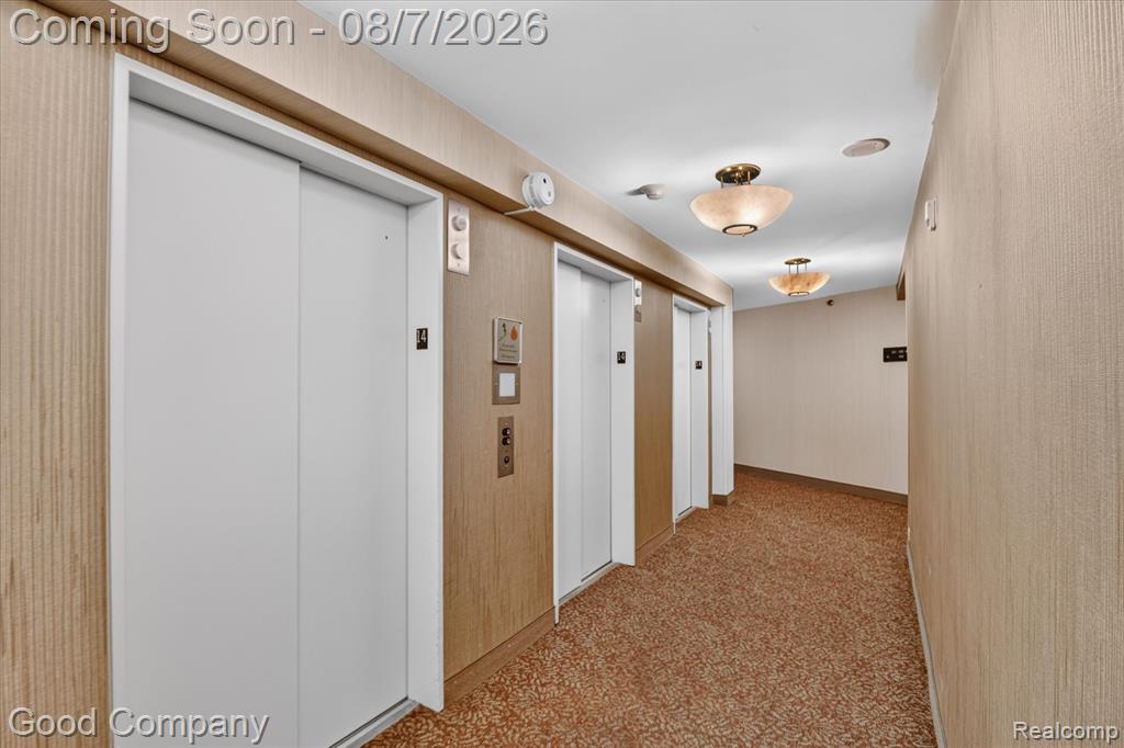 5000 Town Center Property Photo 8