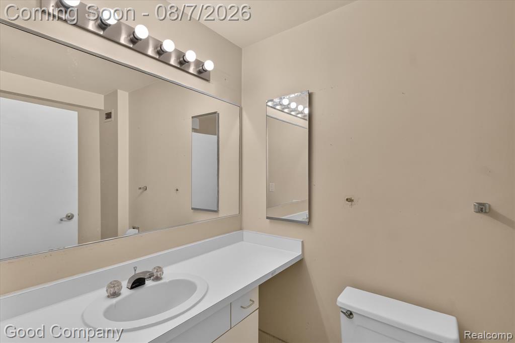 5000 Town Center Property Photo 23