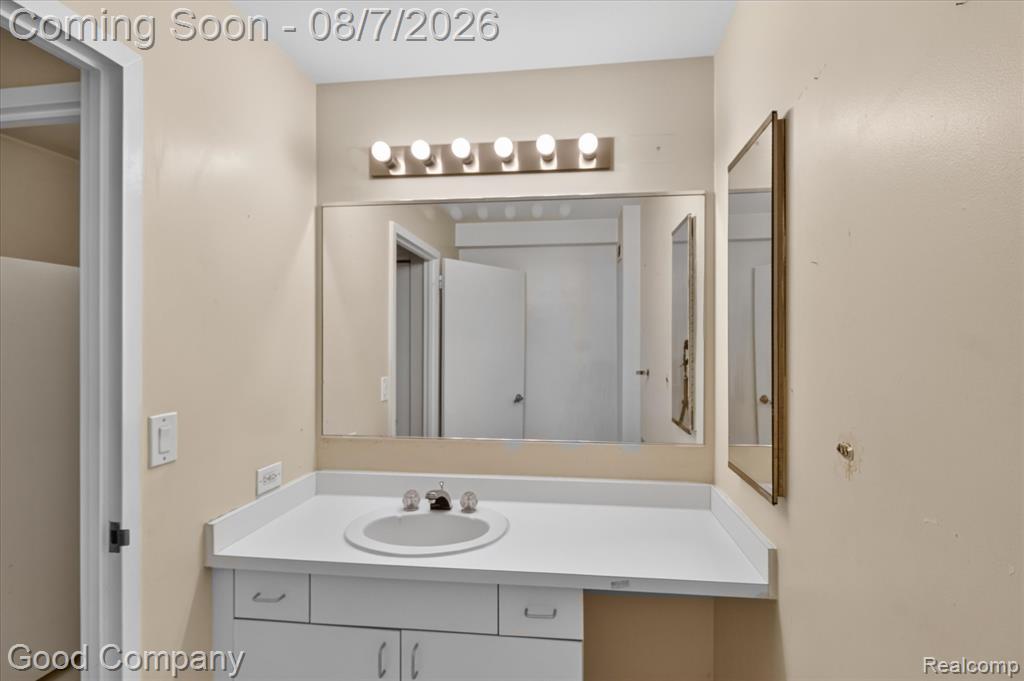 5000 Town Center Property Photo 24