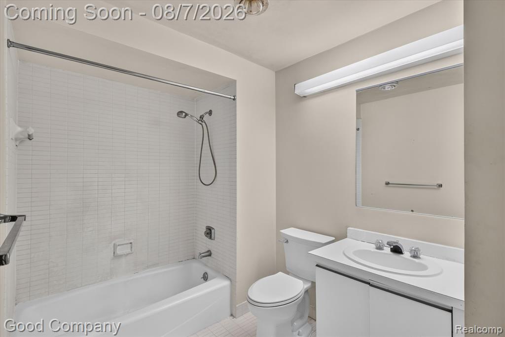 5000 Town Center Property Photo 32