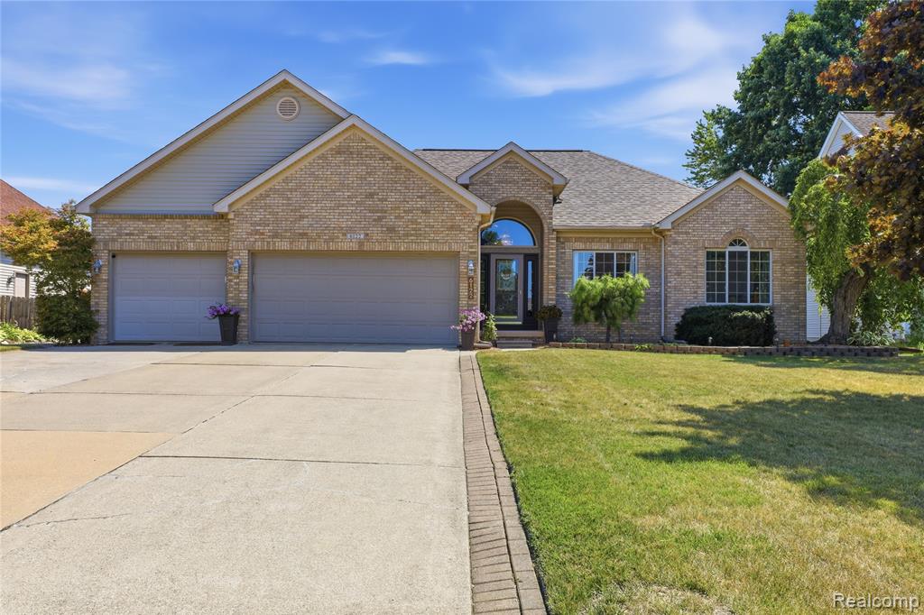 6122 S Edge Way