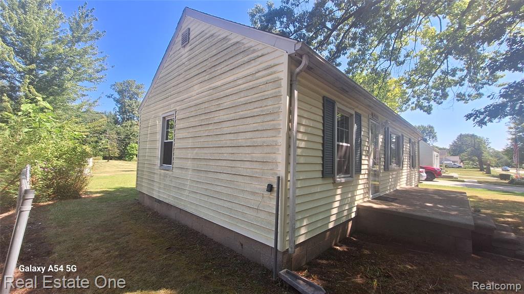 28214 Eton Street Property Photo 2