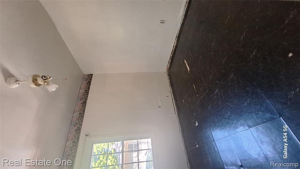 28214 Eton Street Property Photo 7