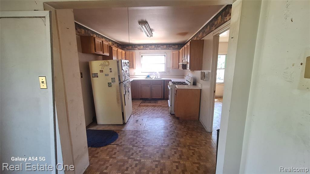 28214 Eton Street Property Photo 16