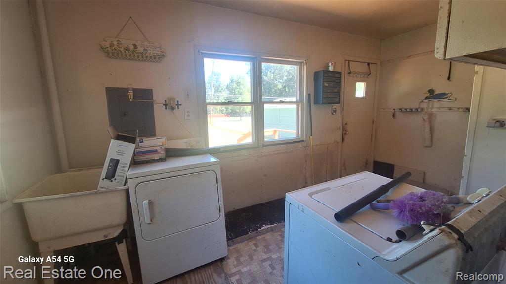 28214 Eton Street Property Photo 18