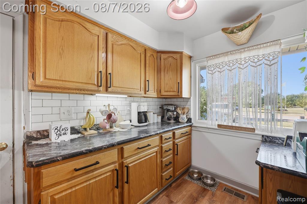 8517 Plumbrook Road Property Photo 9