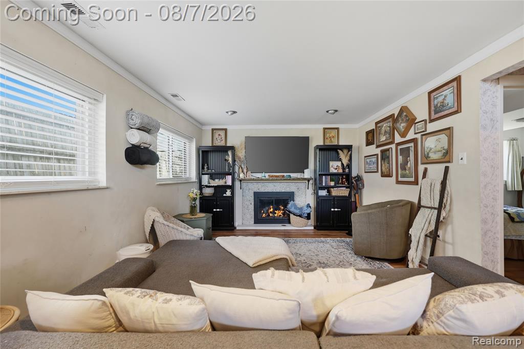 8517 Plumbrook Road Property Photo 11