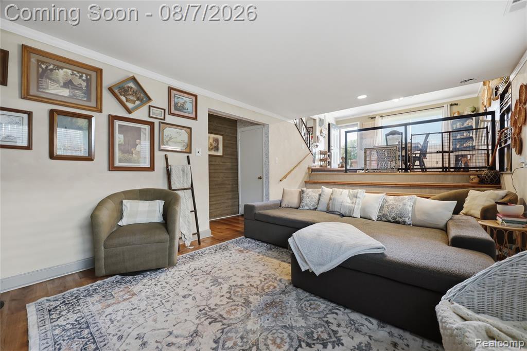 8517 Plumbrook Road Property Photo 13