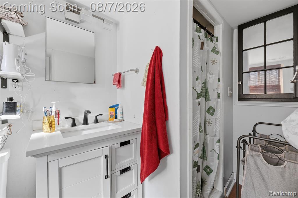 8517 Plumbrook Road Property Photo 16