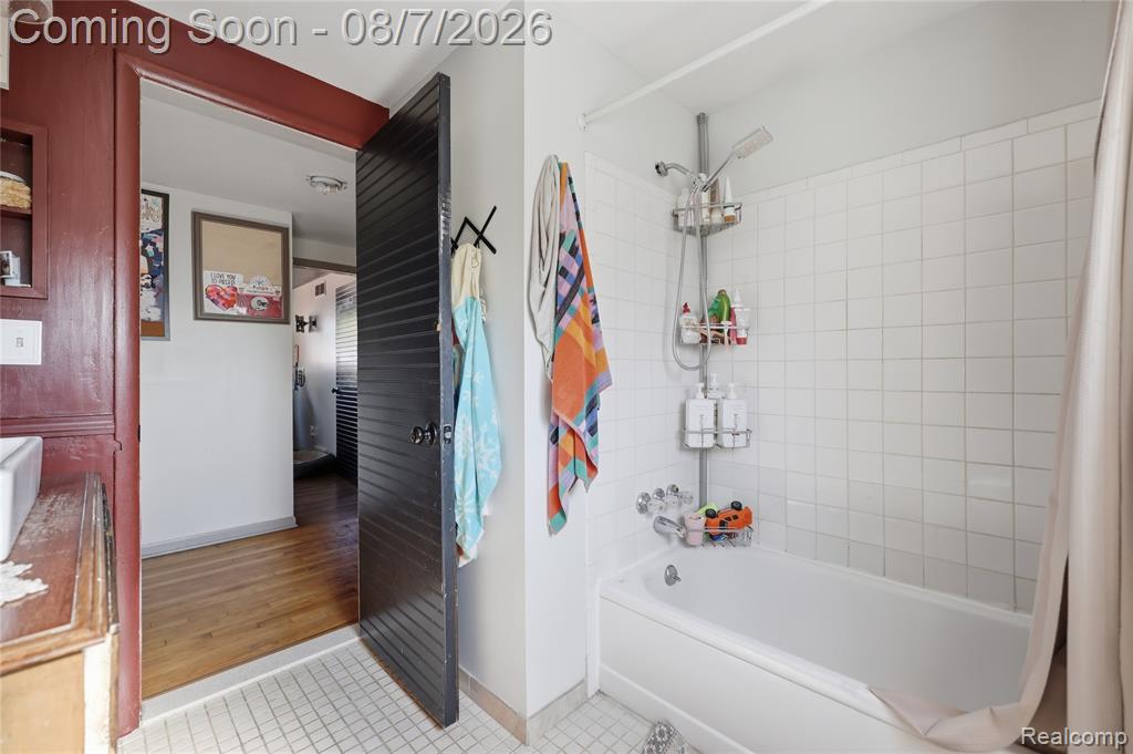 8517 Plumbrook Road Property Photo 18