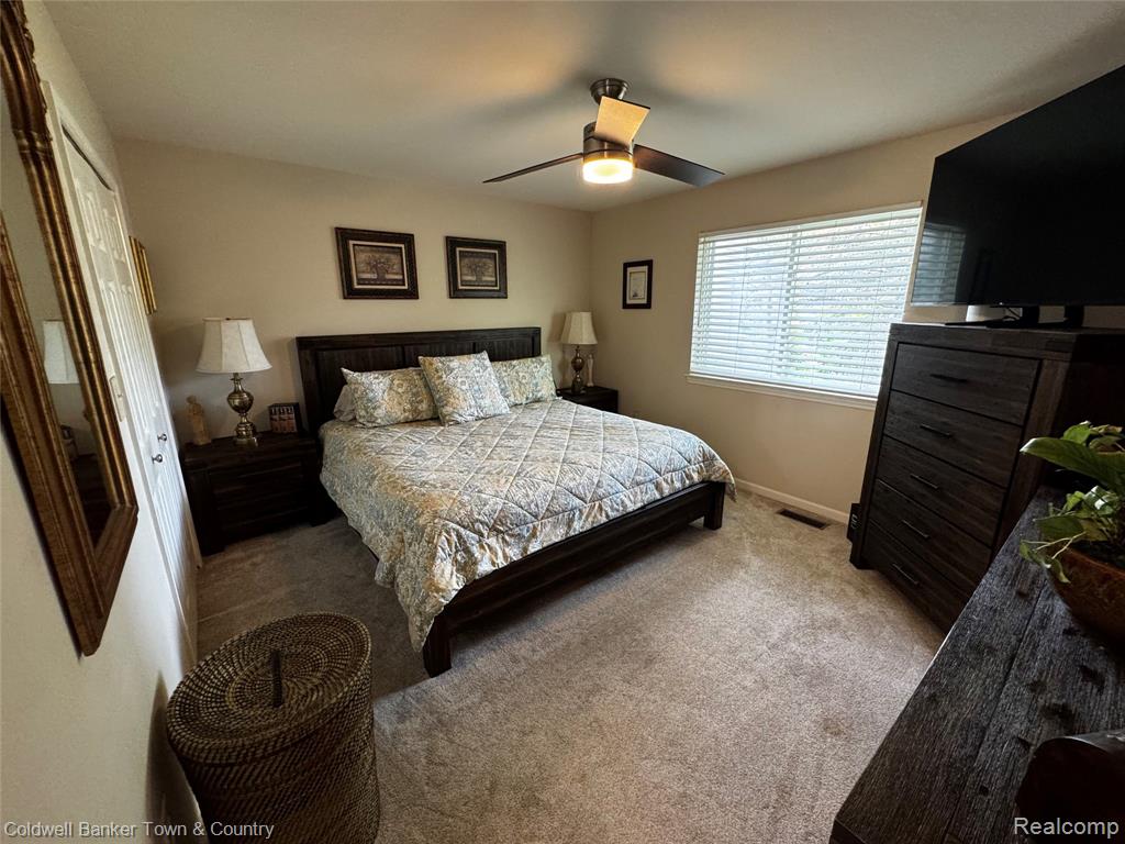 312 Redmaple Lane Property Photo 24
