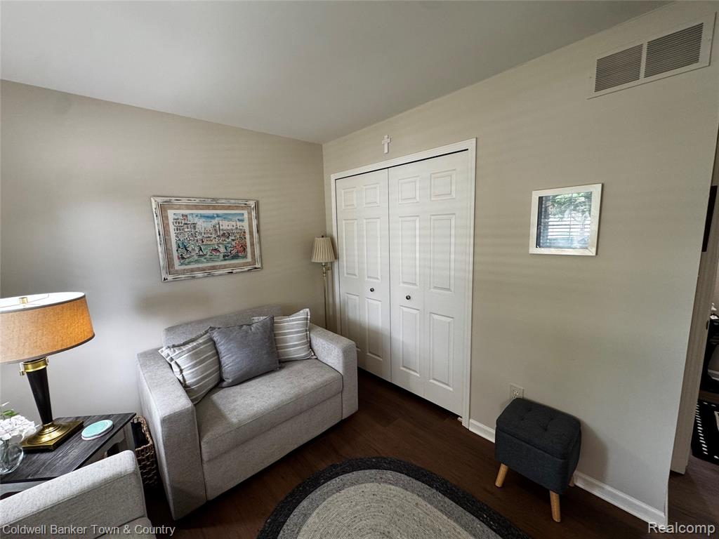 312 Redmaple Lane Property Photo 29