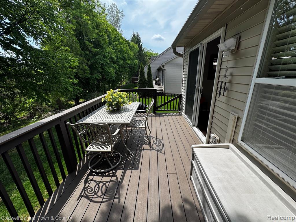 312 Redmaple Lane Property Photo 56