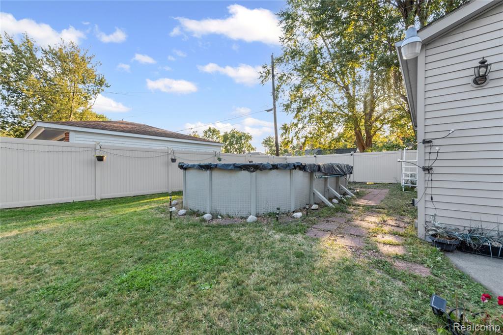25755 Patricia Avenue Property Photo 17