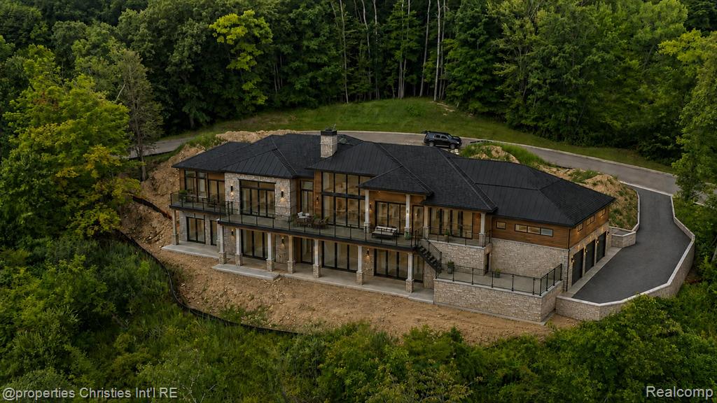 1246 Lake Forest Way