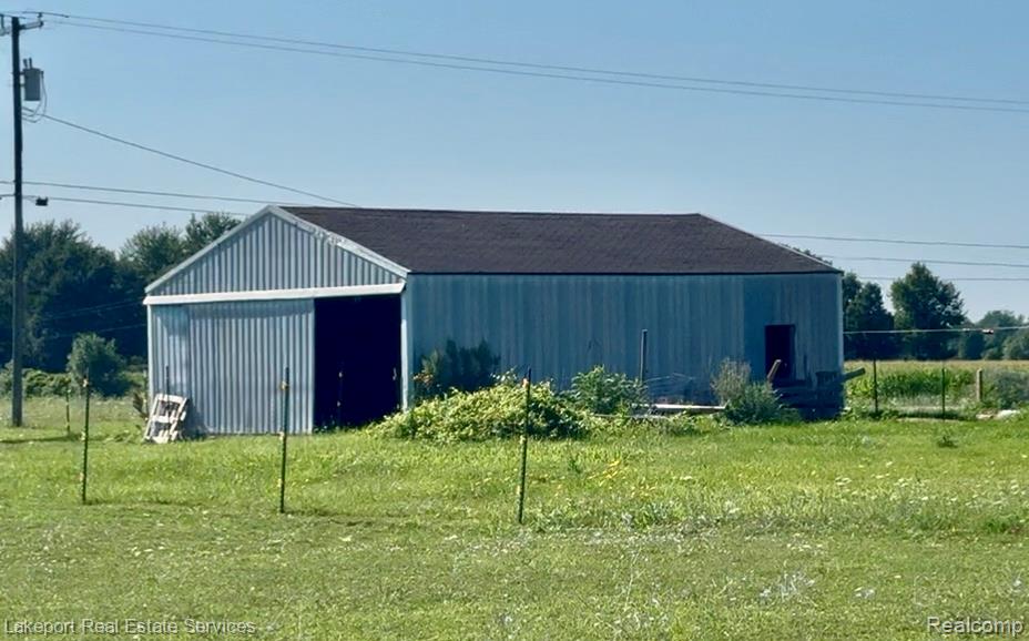 8485 Yale Road Property Photo 9