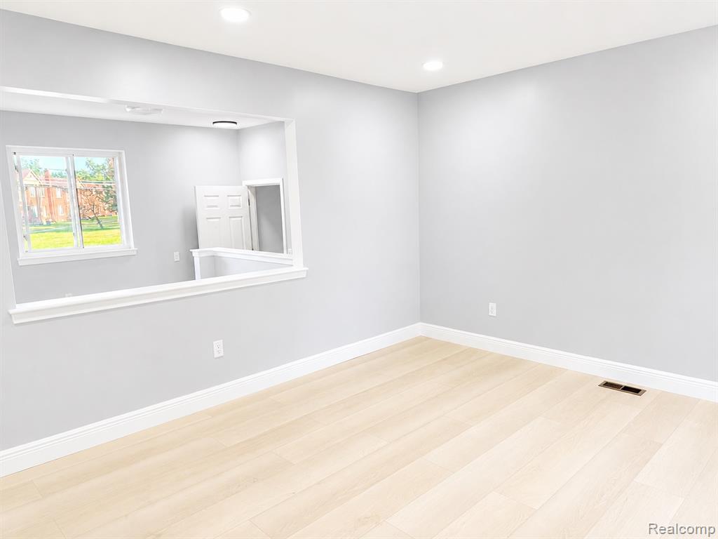 25101 Masch Avenue Property Photo 6