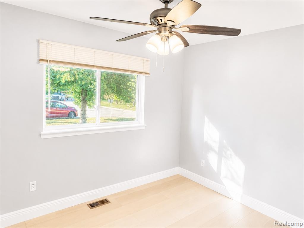 25101 Masch Avenue Property Photo 10