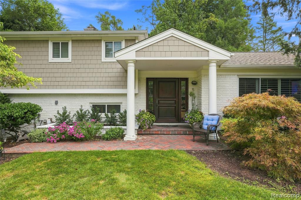 5523 Crabtree Road