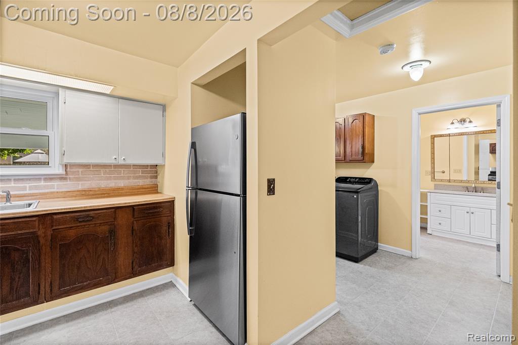 2240 Morrish Street Property Photo 9