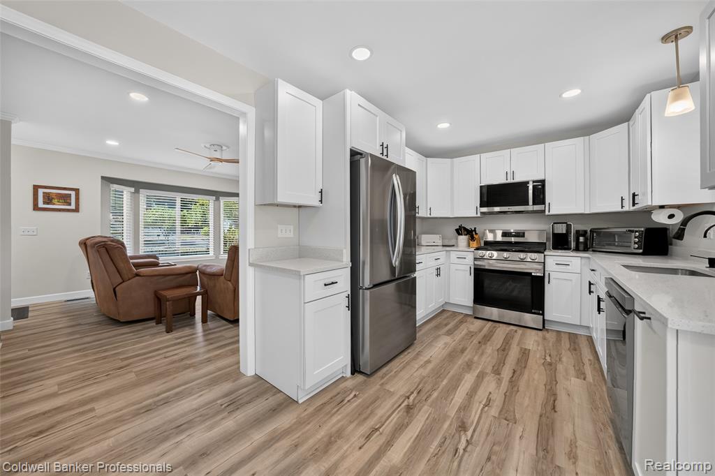 5475 Botsford Avenue Property Photo 10