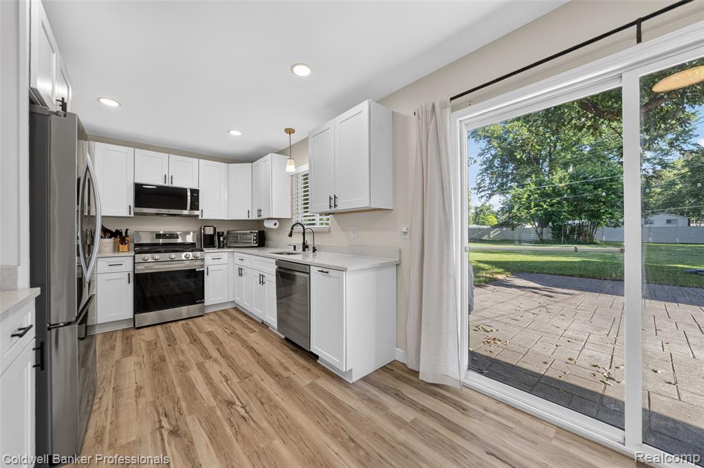 5475 Botsford Avenue Property Photo 12