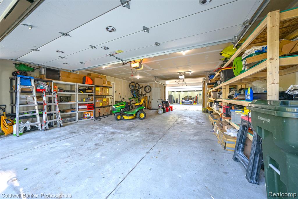 5475 Botsford Avenue Property Photo 34