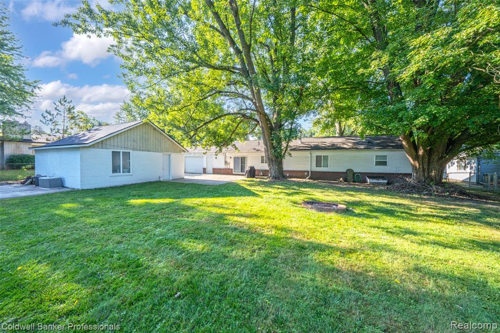 5475 Botsford Avenue Property Photo 40