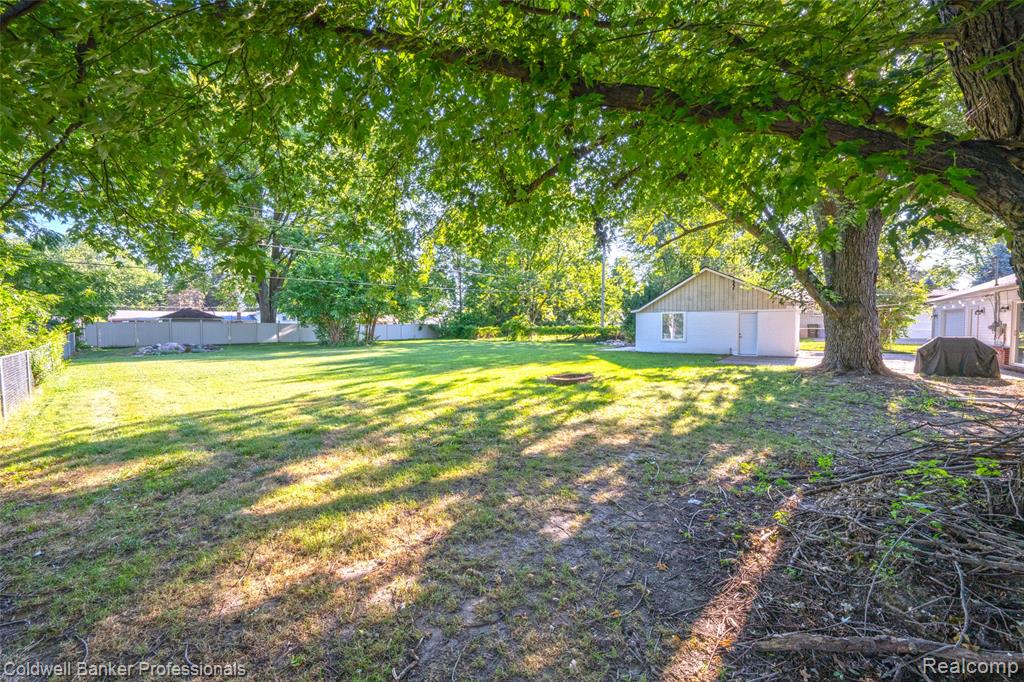 5475 Botsford Avenue Property Photo 42