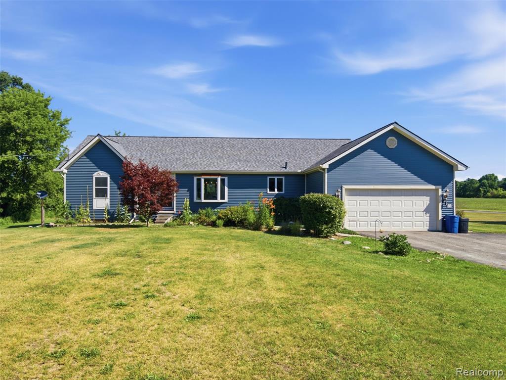 5252 Bowman Road Property Photo 1