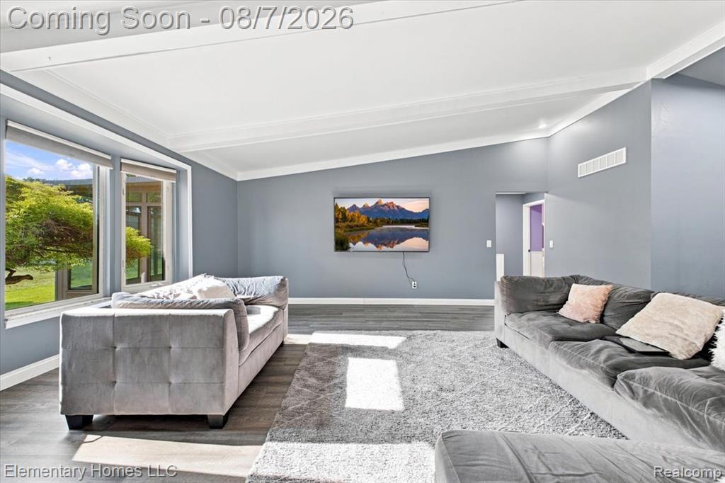 38626 Harrison Drive Property Photo 4