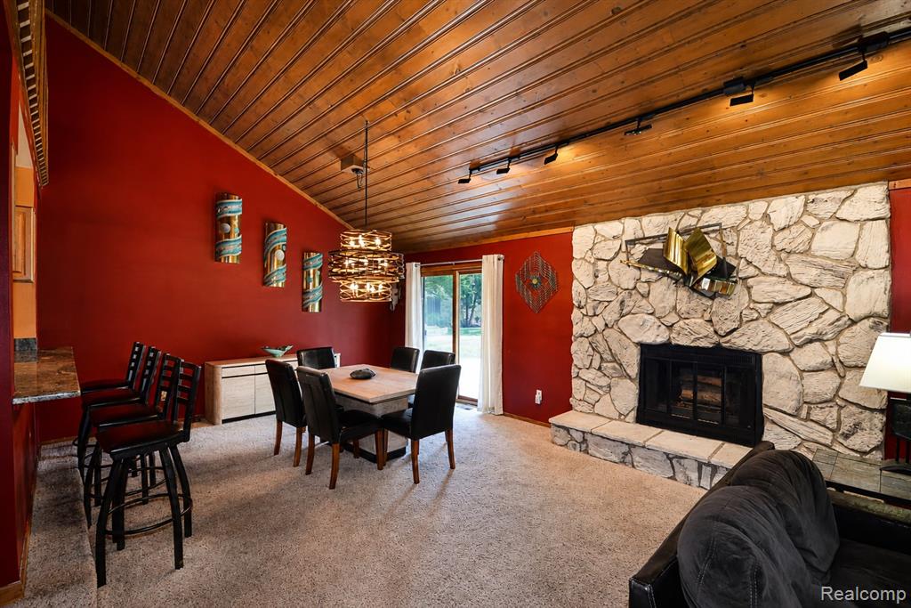 22783 Shadowglen Drive Property Photo 4