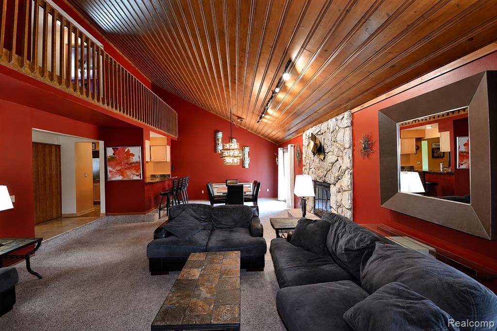 22783 Shadowglen Drive Property Photo 7