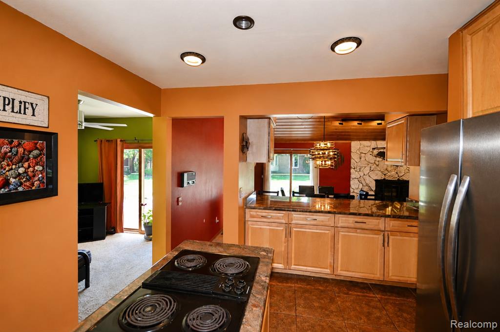 22783 Shadowglen Drive Property Photo 10