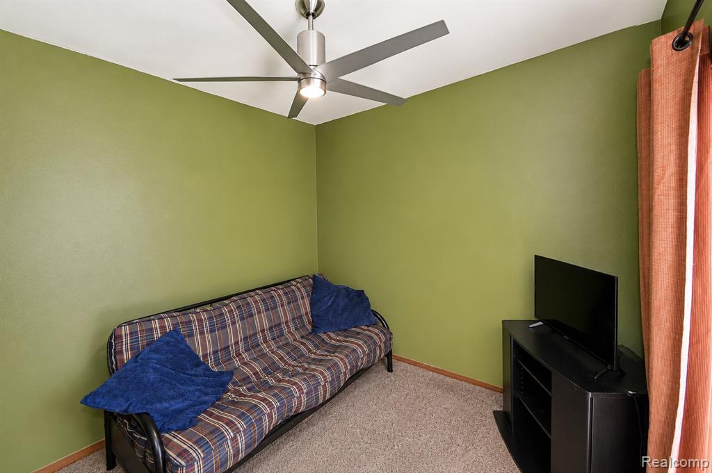 22783 Shadowglen Drive Property Photo 21