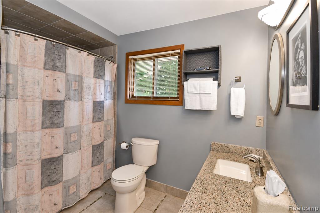 22783 Shadowglen Drive Property Photo 29