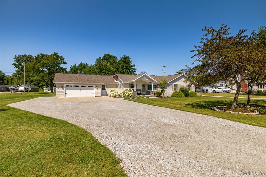 1423 Belle River Road Property Photo 3