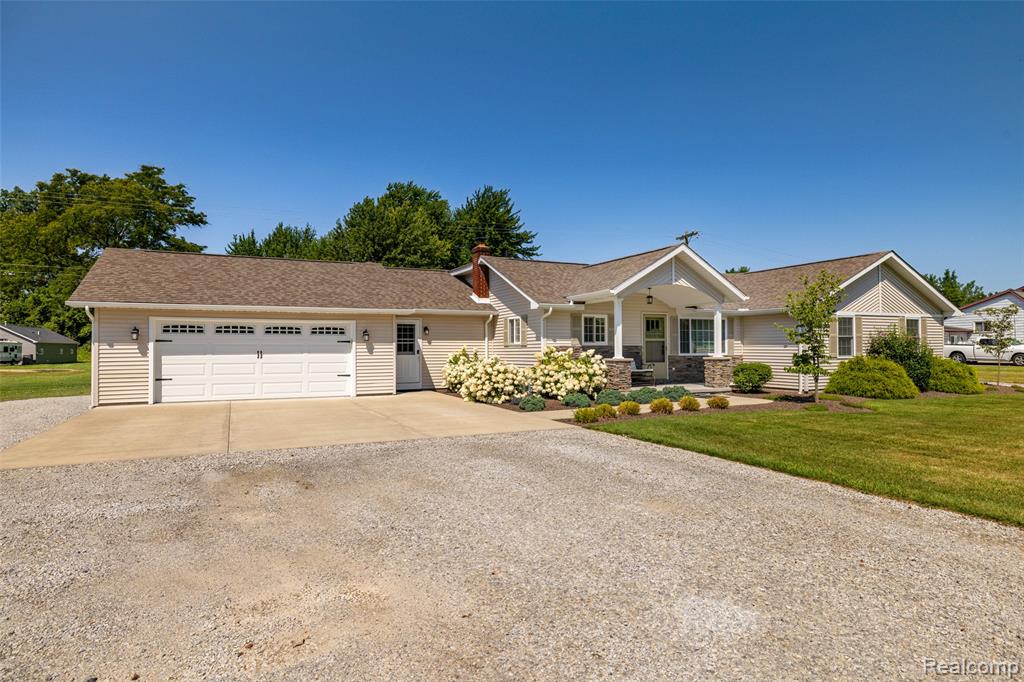 1423 Belle River Road Property Photo 4