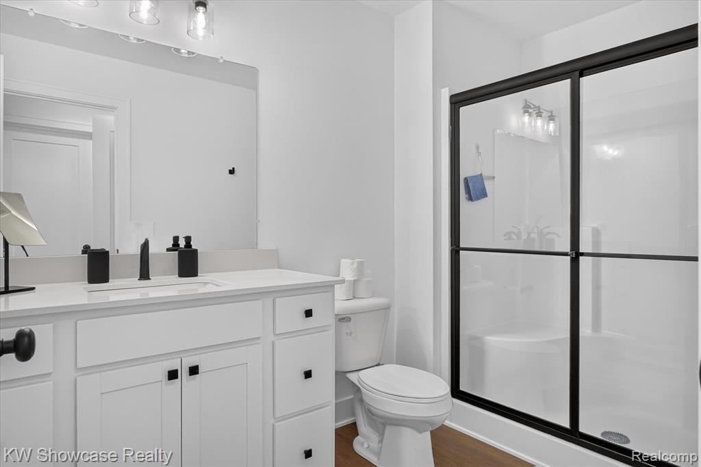 553 Village Lane Property Photo 18