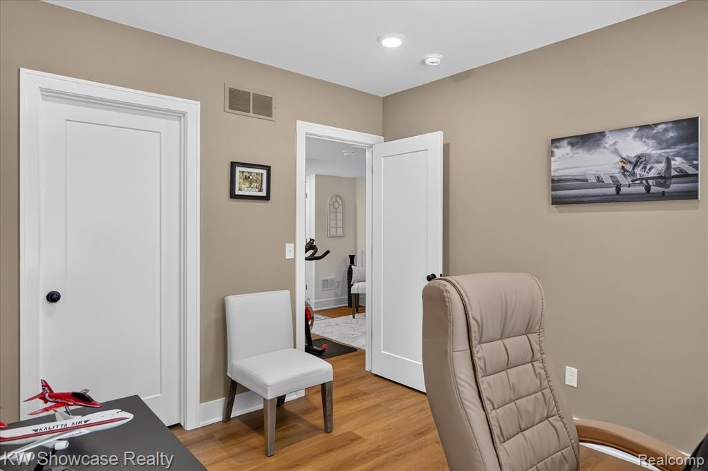 553 Village Lane Property Photo 29