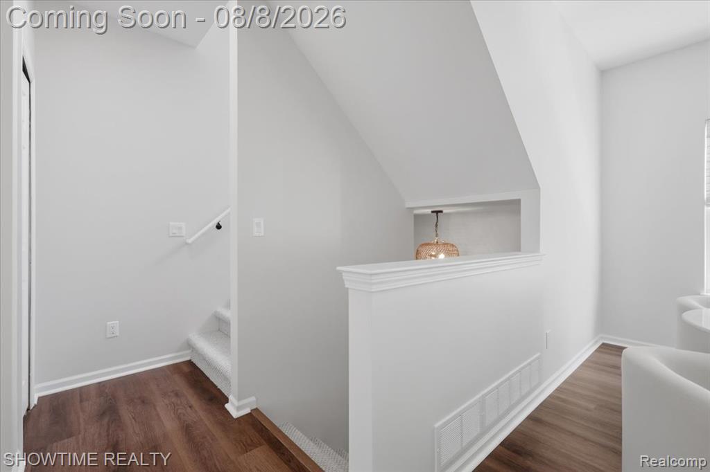 826 Eagle Drive Property Photo 8