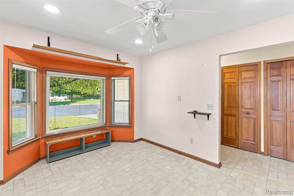 7464 Diane Court Property Photo 5