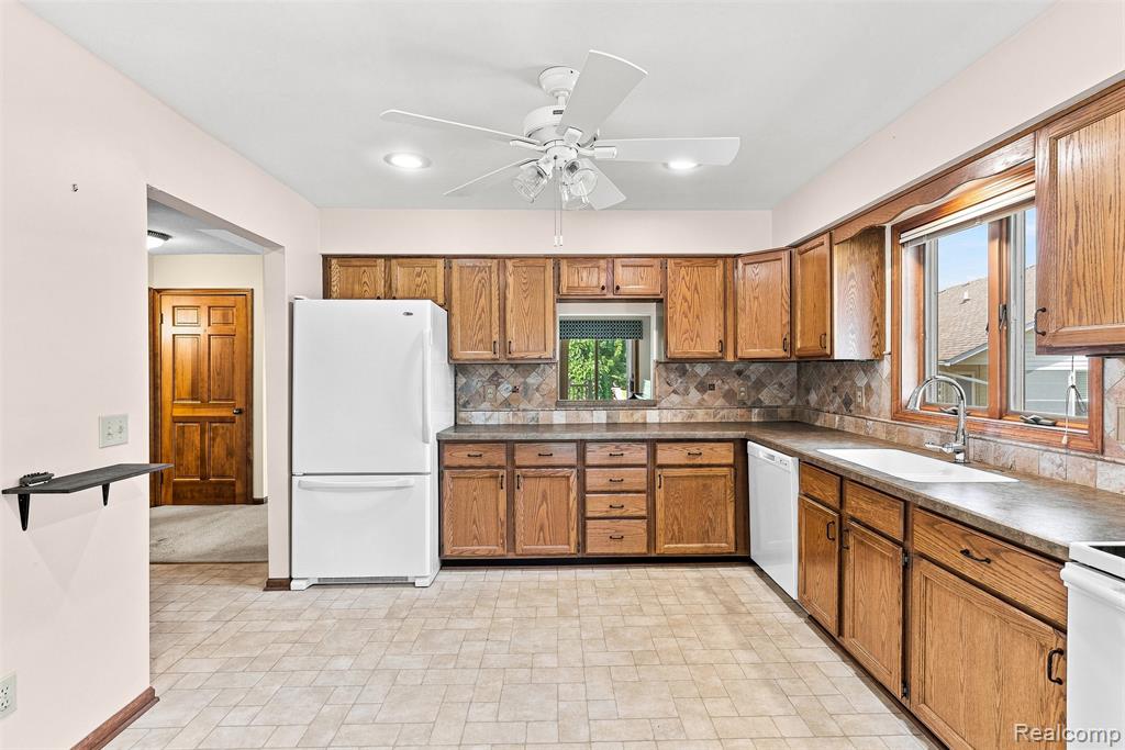 7464 Diane Court Property Photo 7