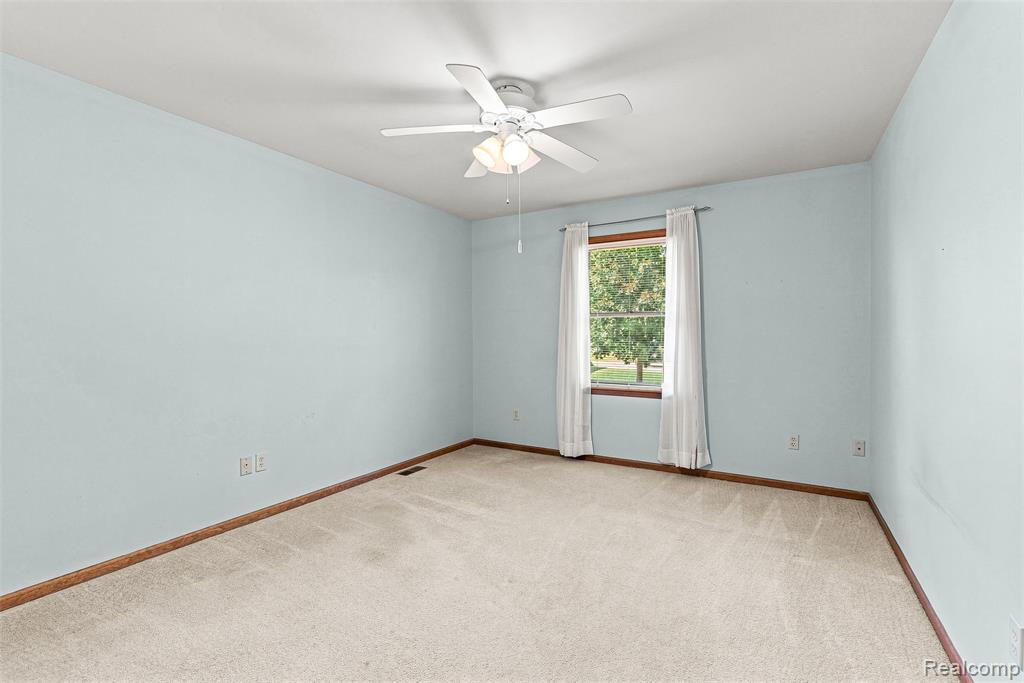 7464 Diane Court Property Photo 14
