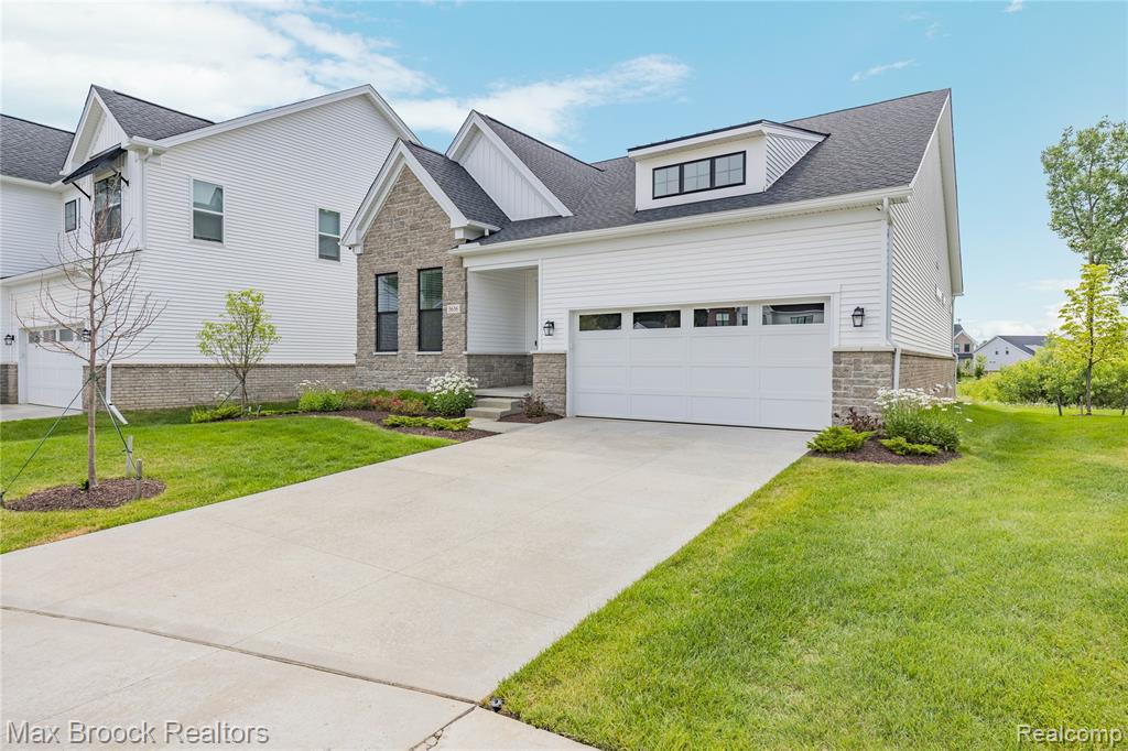 5636 Suffolk Court Property Photo 4